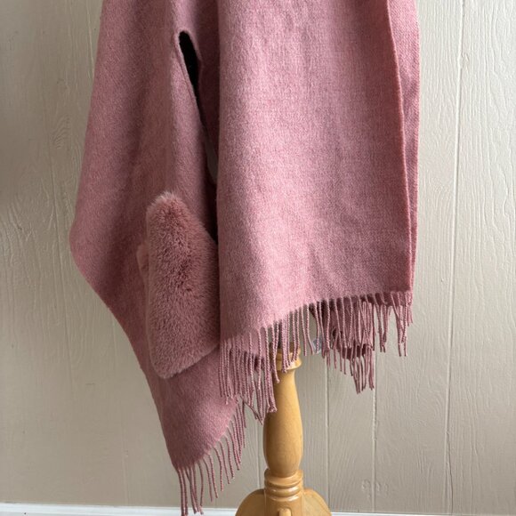 Madewell Cozy Wool Blend Faux-Fur Pocket Cape Scarf Wrap - Picture 7 of 16